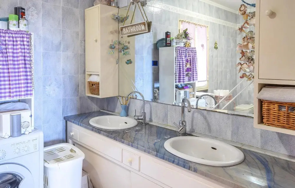 Amazing Home in Imperia With 3 Bedrooms and Wifi