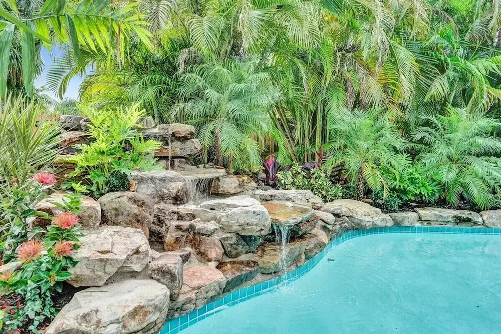 New Waterfront Oasis, Minutes to Beach, Eats, Shops