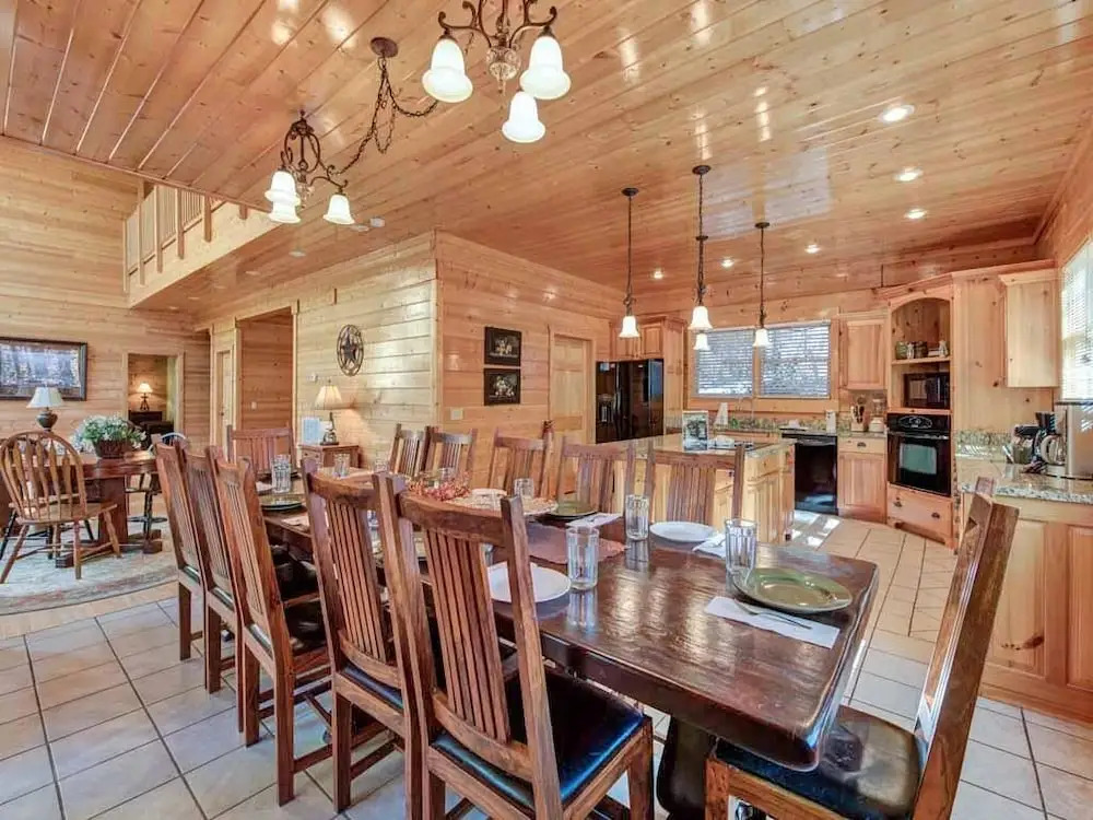 Unbridled Spirit 5 Bedroom Home with Hot Tub