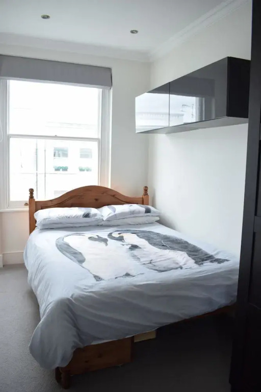 2 Bedroom Flat In Central London
