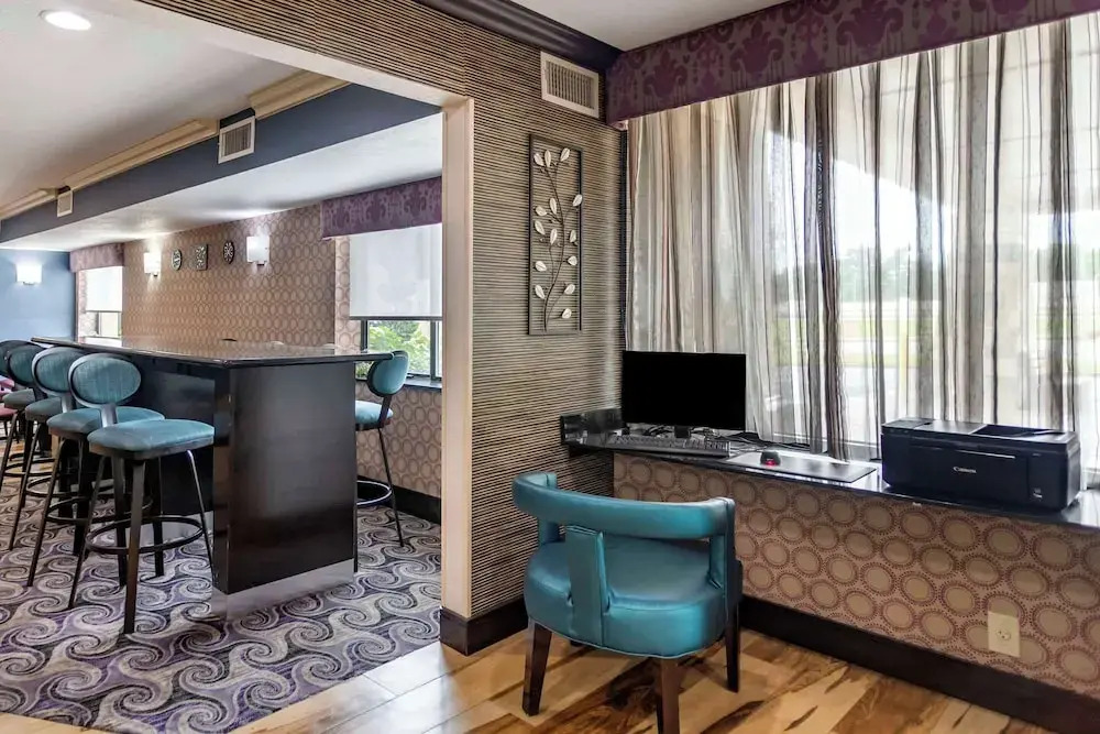 Comfort Inn Tulsa Midtown (Formerly Baymont Inns & Suites Tulsa)