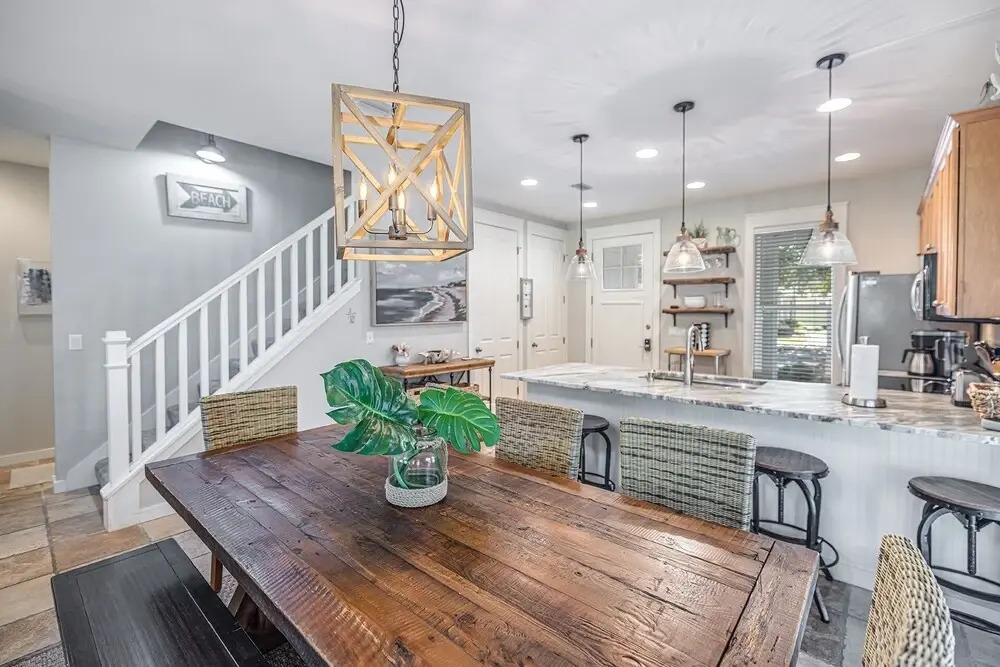 1364 Laurel Grove 3 Bedroom Home by RedAwning