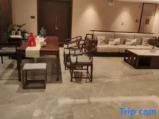 Rose Hotel (Nanyang Zhangheng Avenue Municipal Government Store)