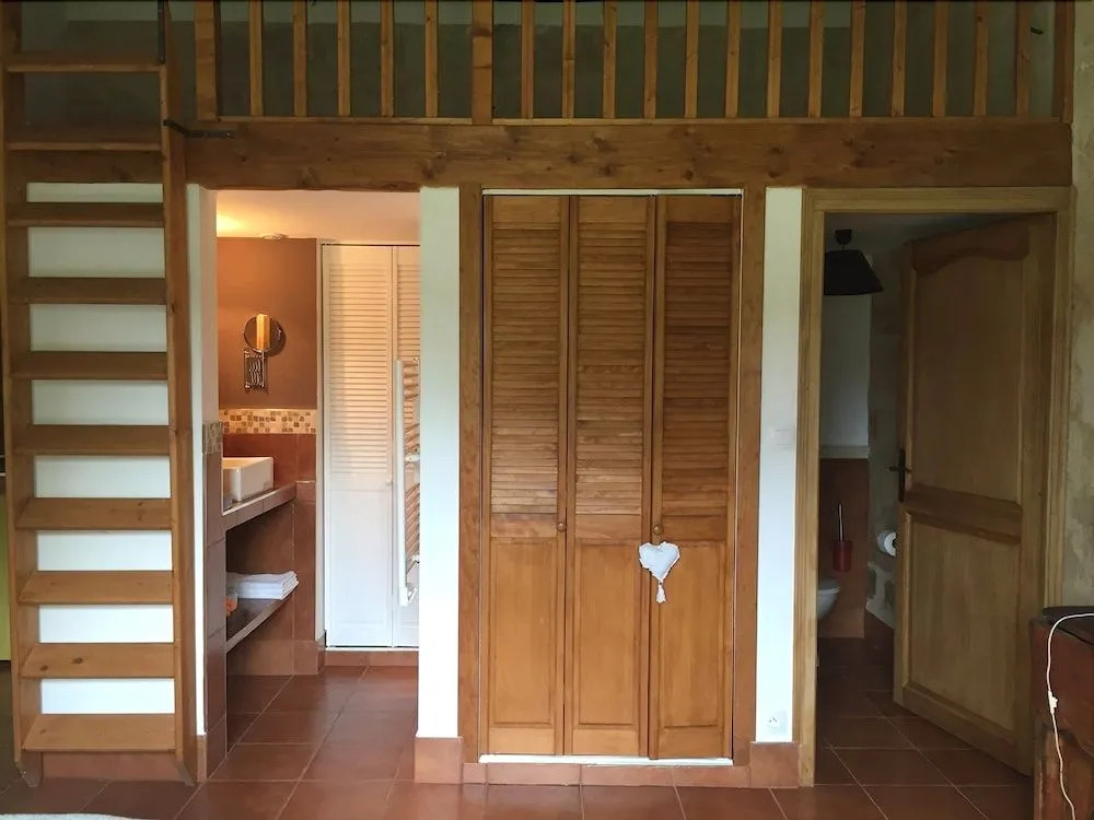 Château Latour Segur Suites & Spa
