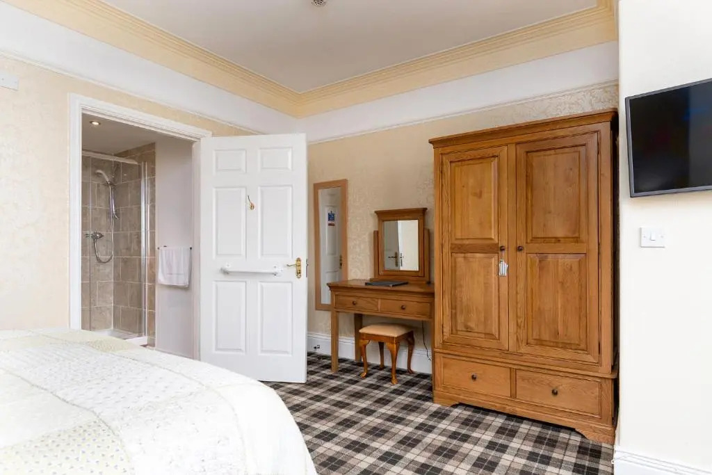 Crown Lodge