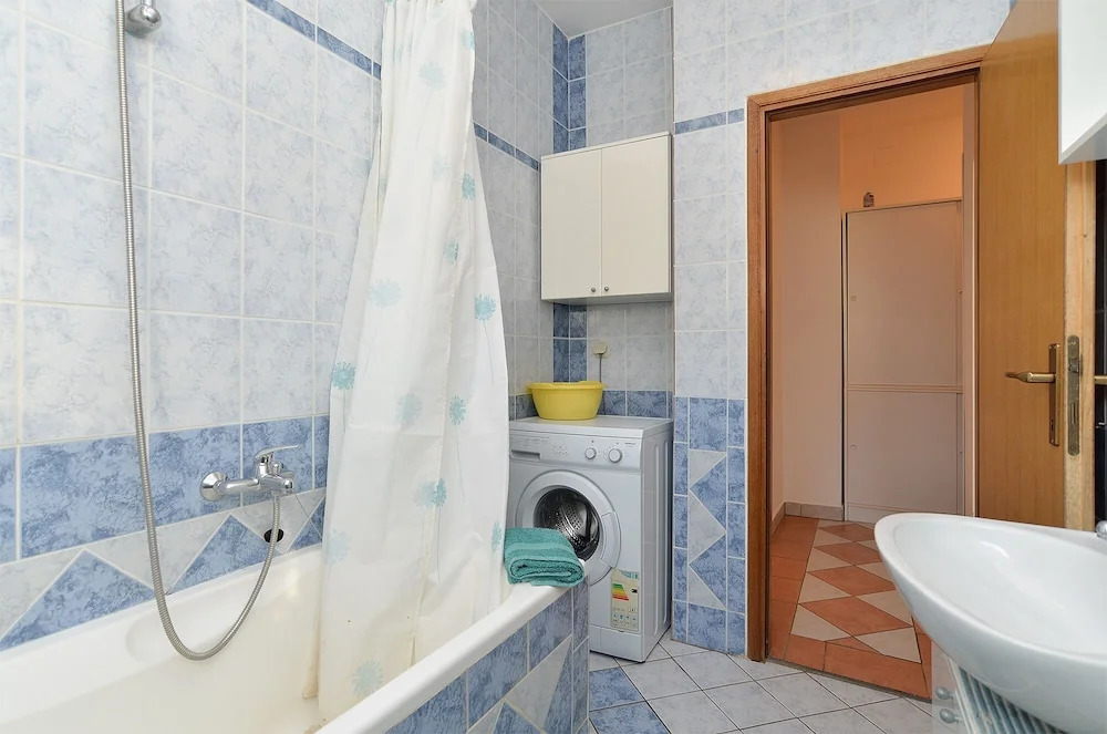 Apartment 1982