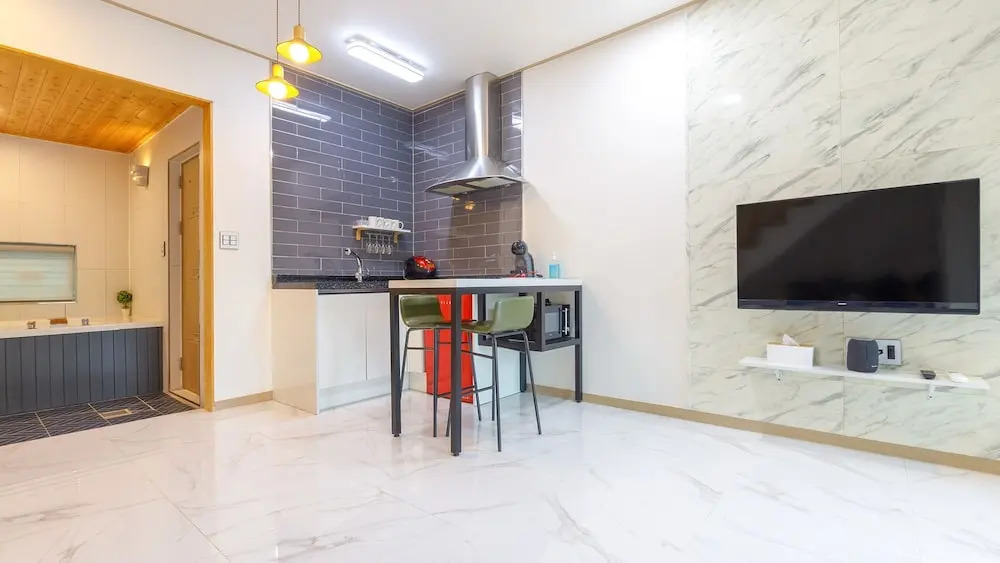 Gapyeong Gamseong216 Poolvilla Pension