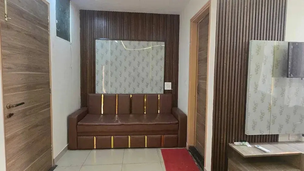 G8 Hotel