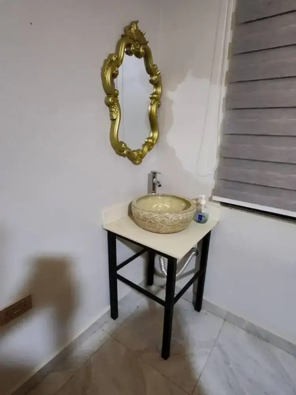 Exquisite 3bed 3bath Lake View Home in Entebbe