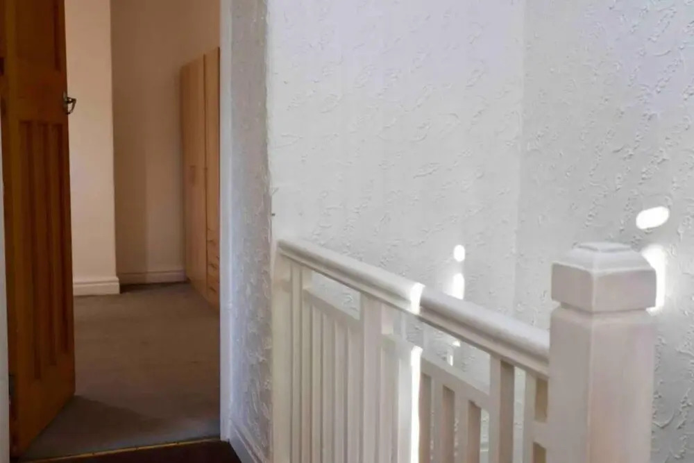 Cheerful 2 bedroom residential home