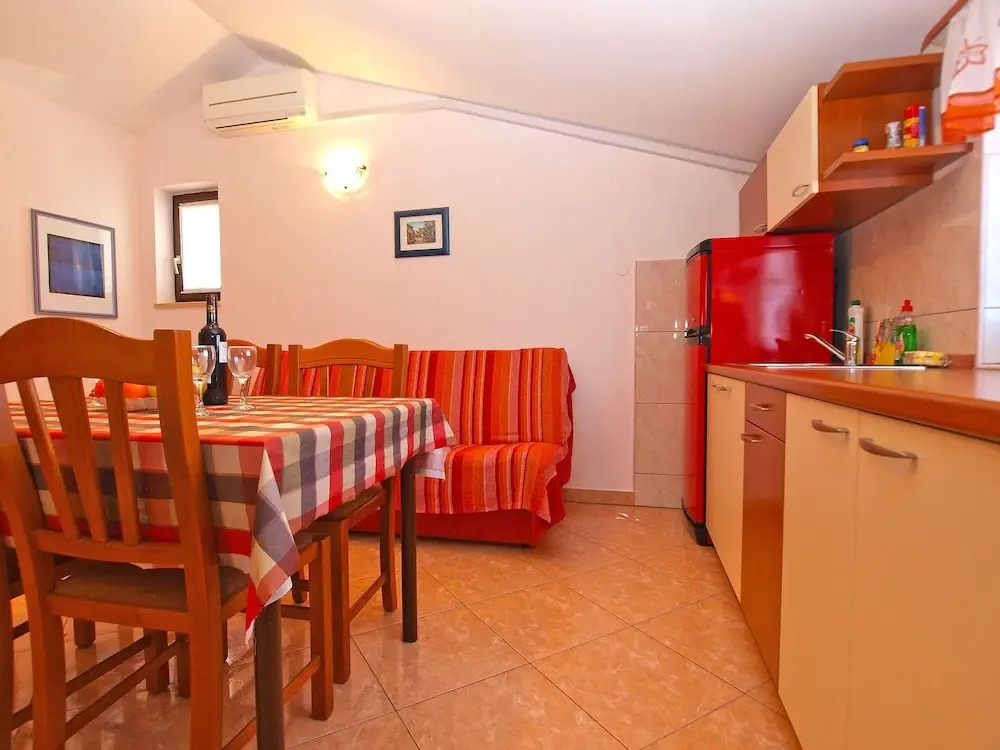 Apartments Blazenka 1270