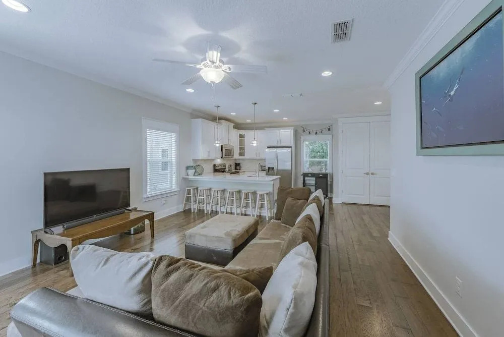 Oceanside Paradise - Ultra-modern Beach Townhouse