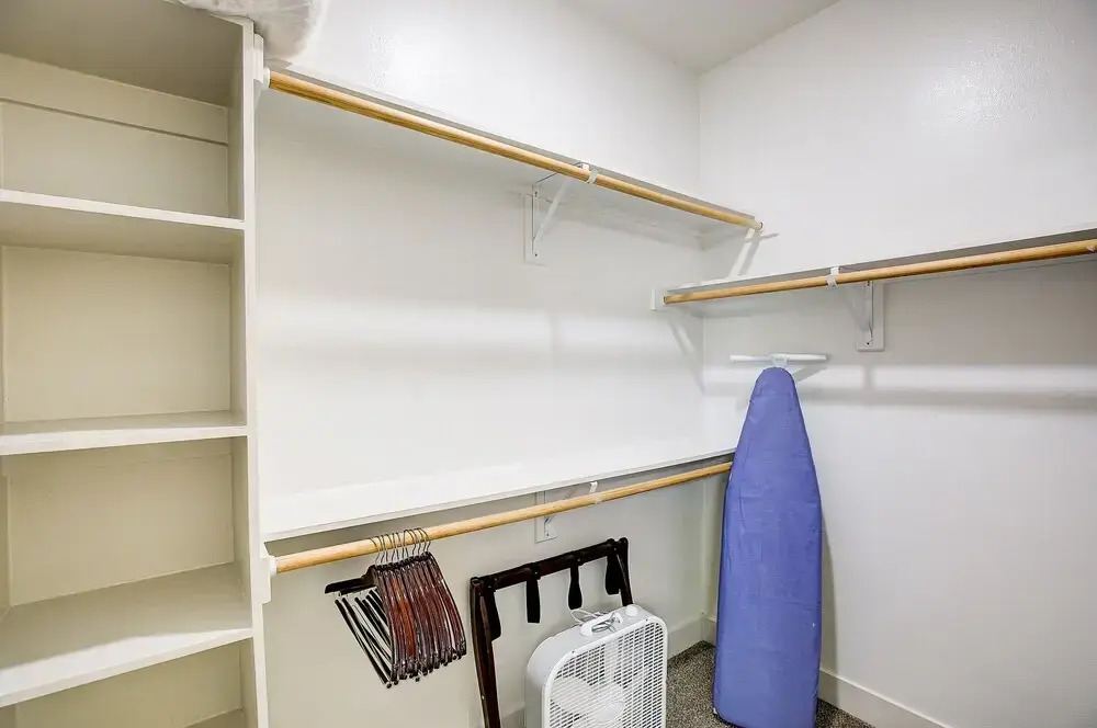 Frontdesk 1 BR Apt Near St. Edwards Park