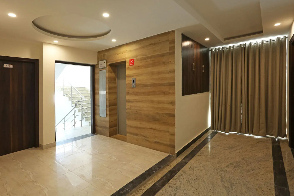 OYO 11340 Hotel Lakshmi Palace