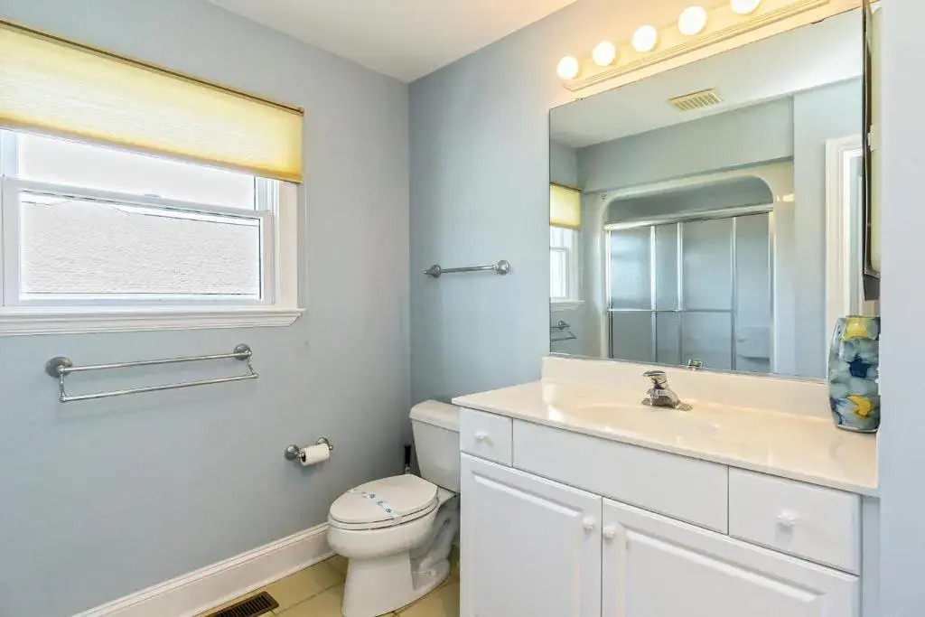 Pier Pleasure by Oak Island Accommodations