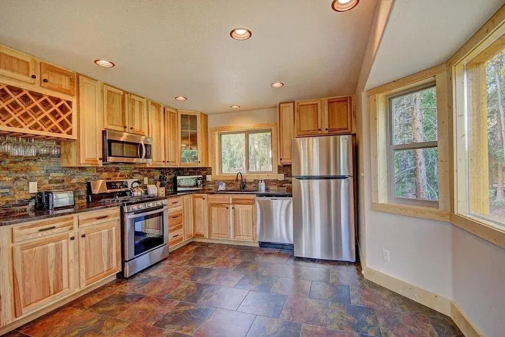 Grand Moose 3 Br home by RedAwning
