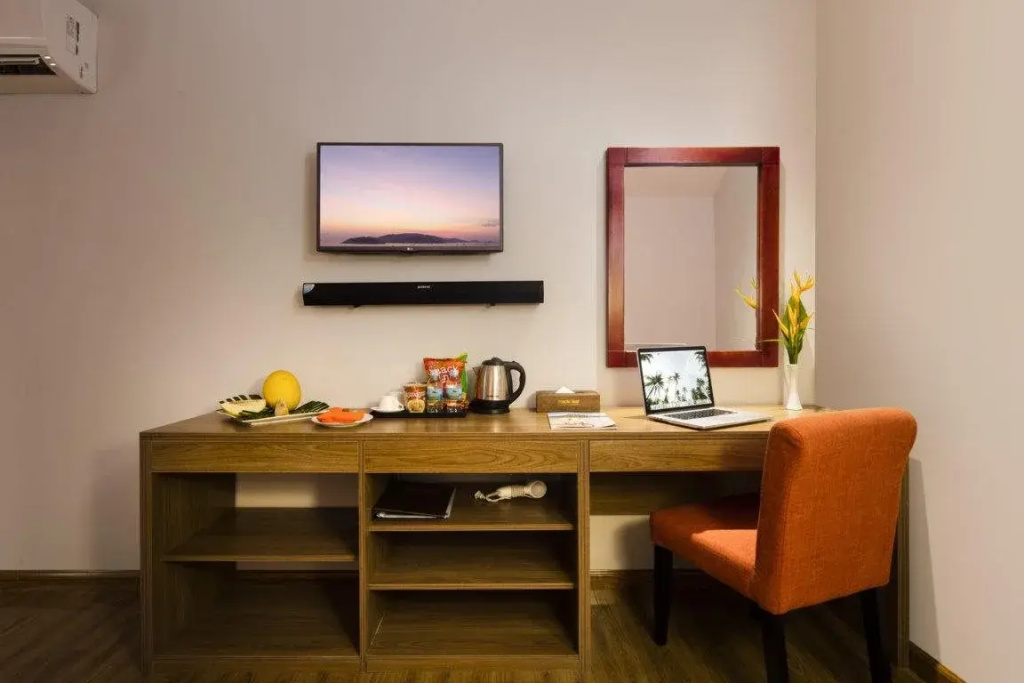 Maple Leaf Hotel & Apartment