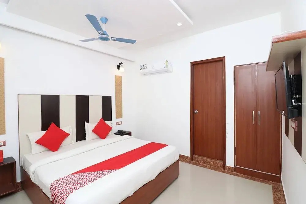 D Comfort Residency by OYO Rooms