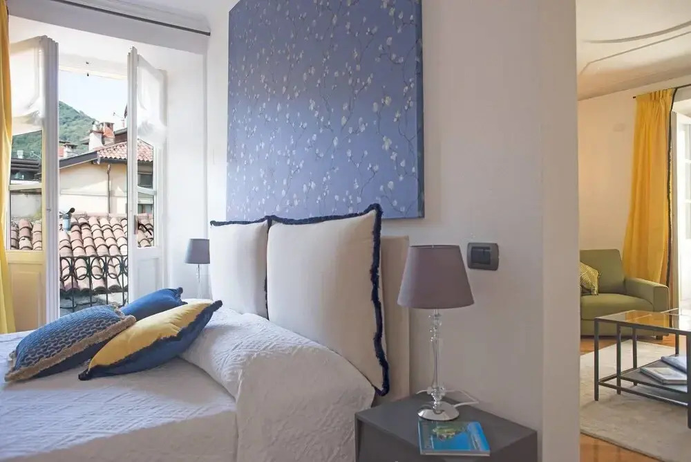 Lake Holiday Como by Rent All Como