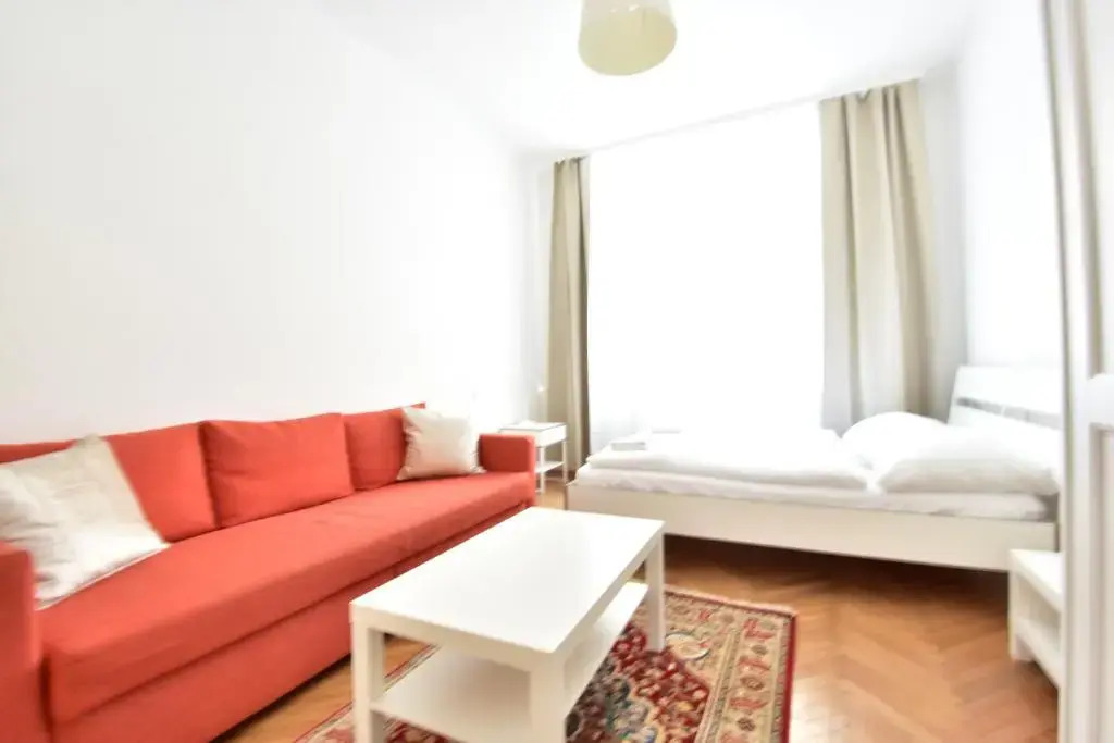 Universum Apartment 3