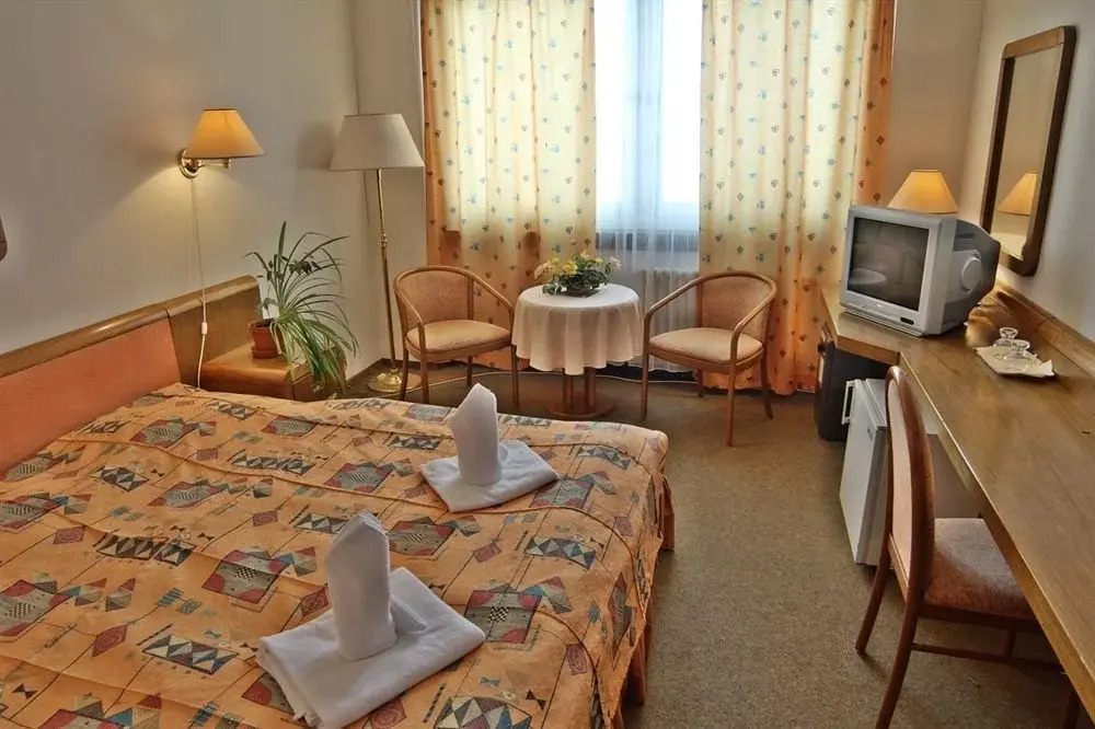 Amber Hotel Bavor