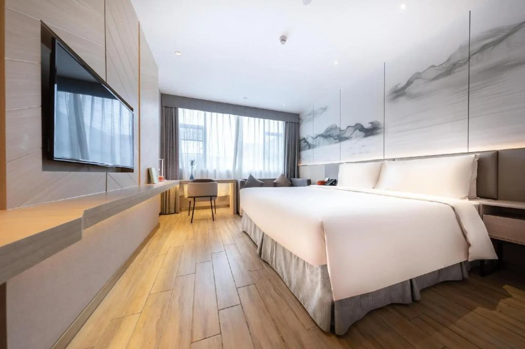 Atour X Hotel Longhua Dalang Business Center