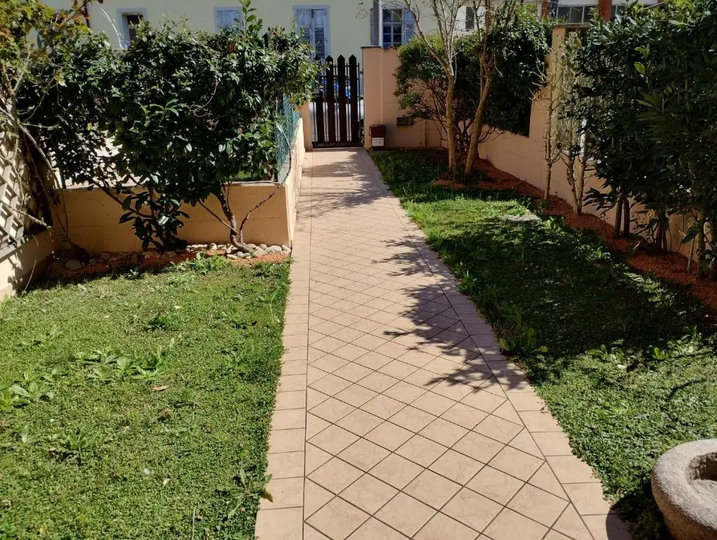 Border House
