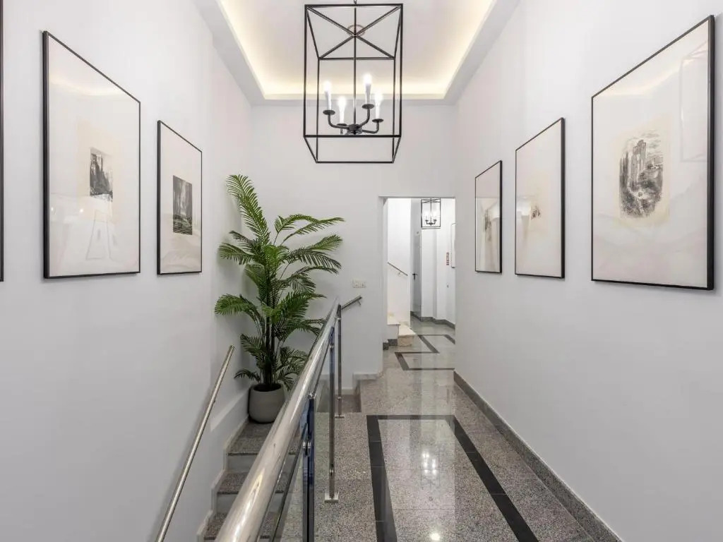 Central stylish and elegant 1 & 2 BR apartments III