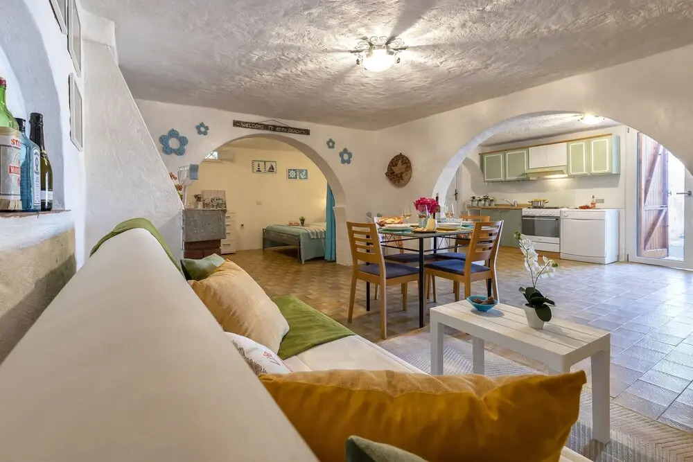 Sea View Villa for 11 People With Enclosed Park Near the Beach