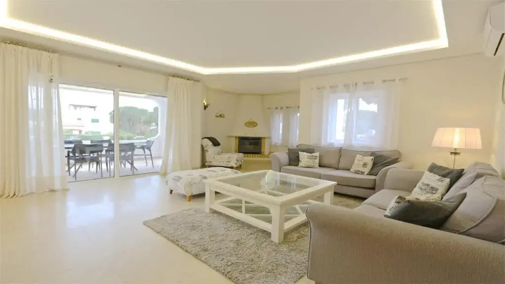 Villa Pinhal 213-CleverDetails- Sleeps 8, Quiet area, walking distance