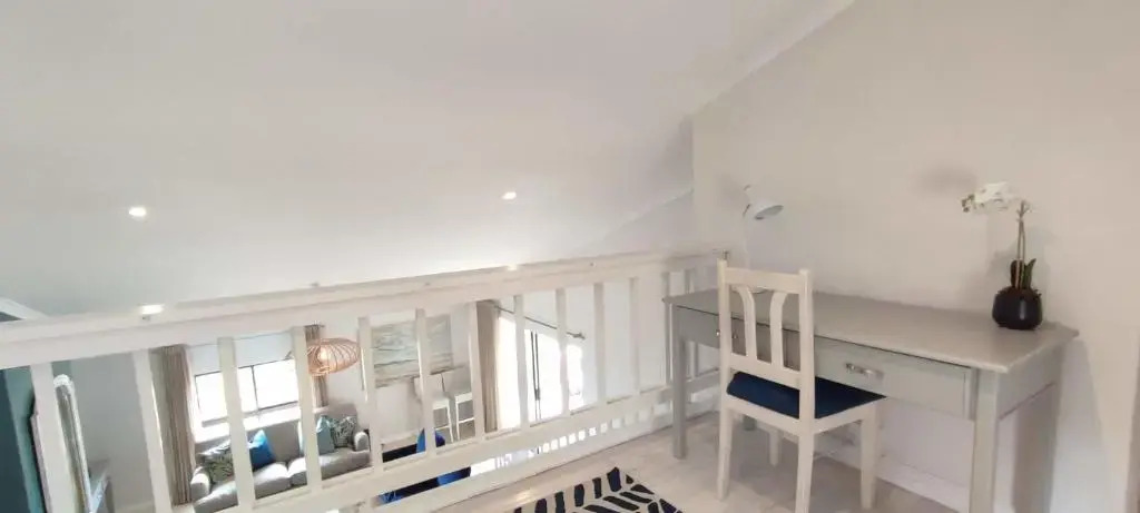 Sanctuary Beach Hideaway - 8 sleeper - 50m onto Robberg 5
