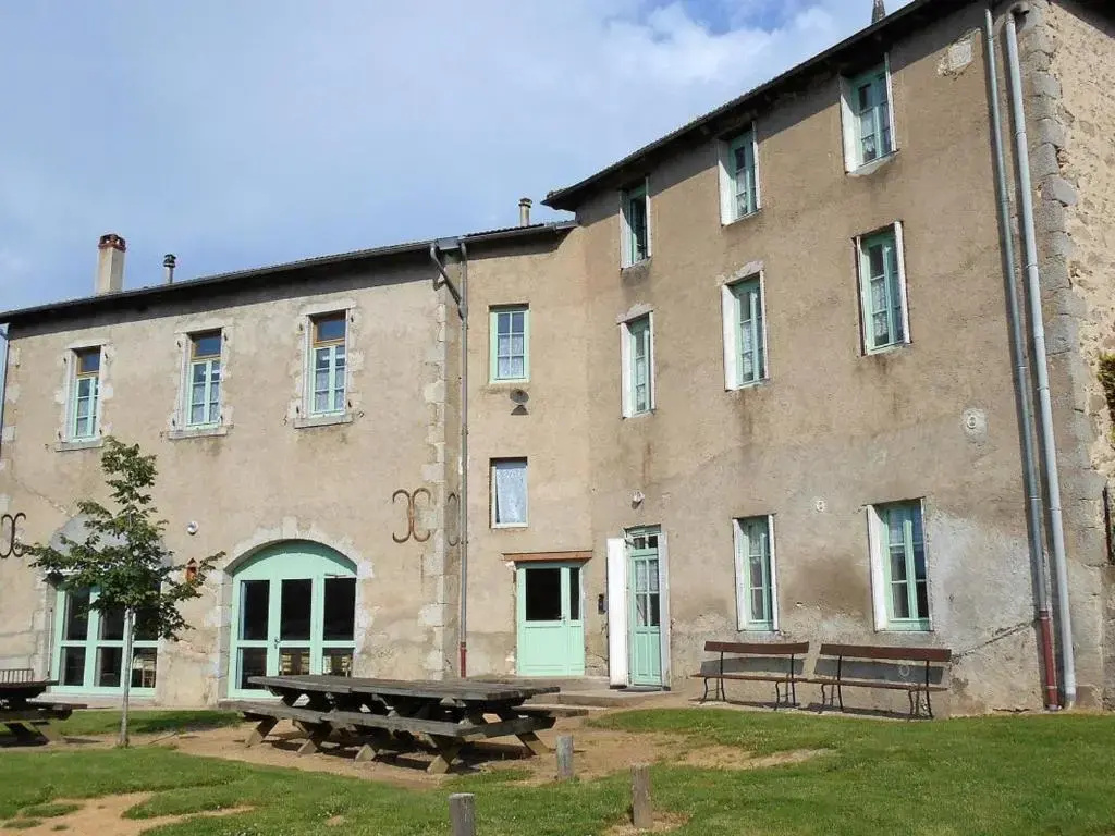 Gîte pour 14 pers à La Chabanne avec WiFi et animaux admis - FR-1-489-340