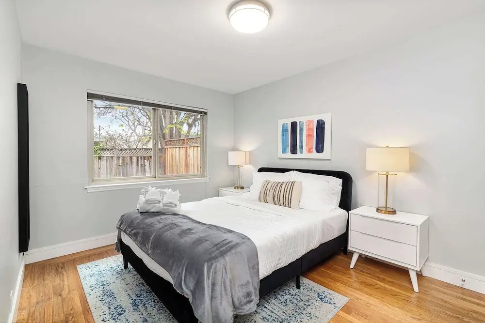 Marbella Lane Impeccable 3BR Delightful Escape