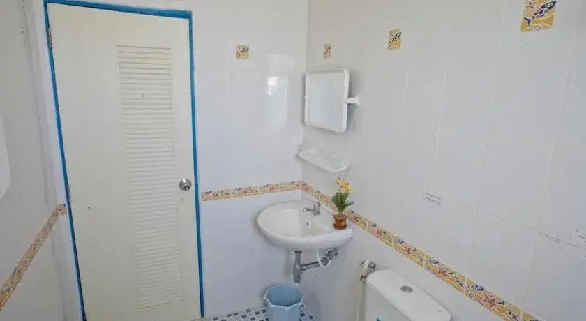 Raya Guest House