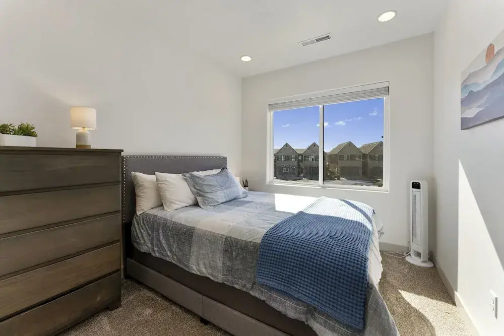 Hallser's Hive #4 3 Bedroom Townhouse
