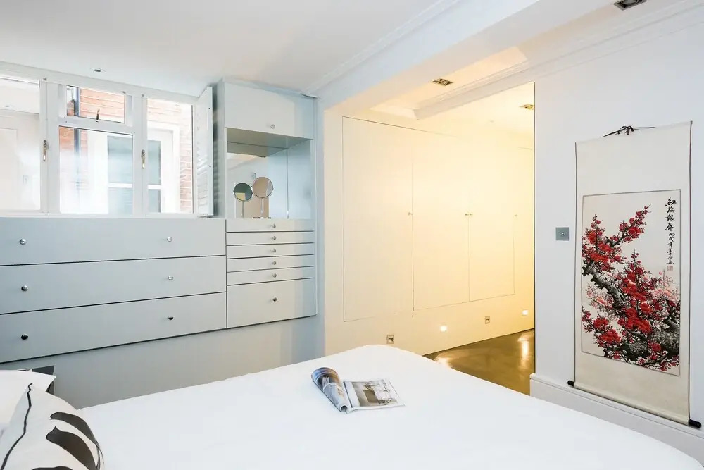 Beautiful 2BR Home With Conservatory and Garden