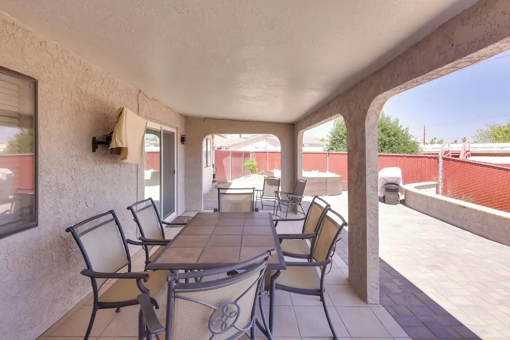 2 Mi to Lake Havasu: Home w/ Patio & Pool