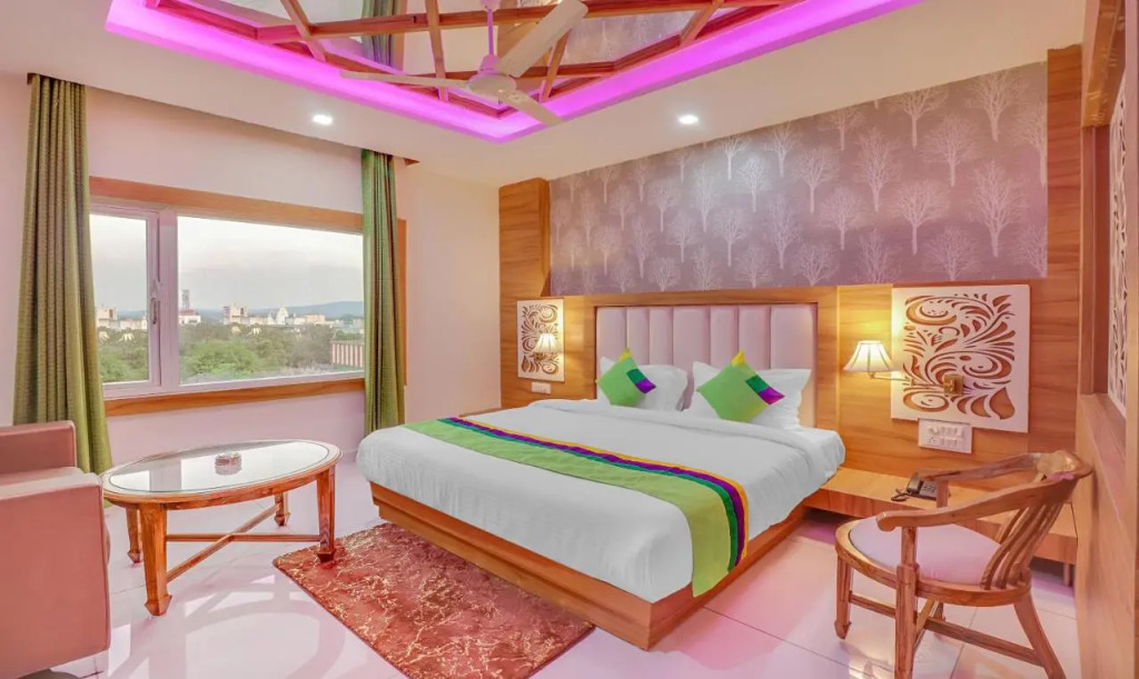 Treebo Royal Mirage, Bhoopatwala