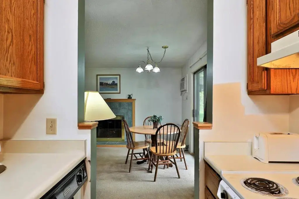 Deluxe Two Bedroom Suite on the 1st floor with outdoor heated pool 1314