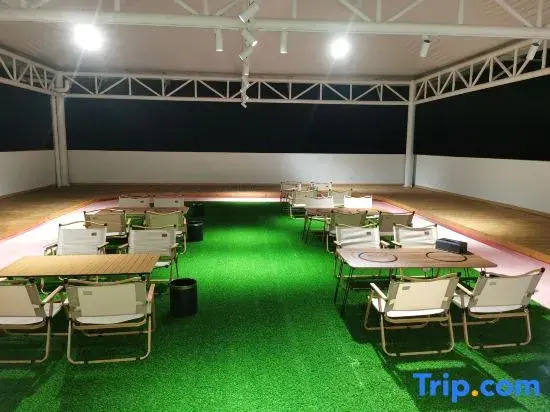 Qingcheng · Fange Private Hot Spring Vacation Apartment (Qingchengshan High-Speed Railway Station)