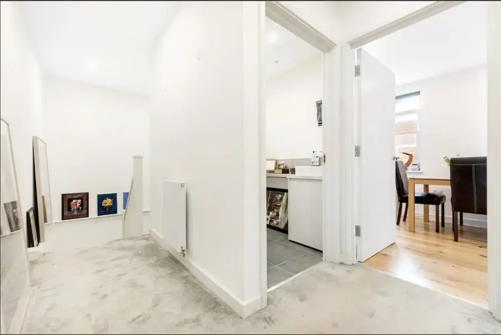 Modern 2 Bedroom Home With Private Garden