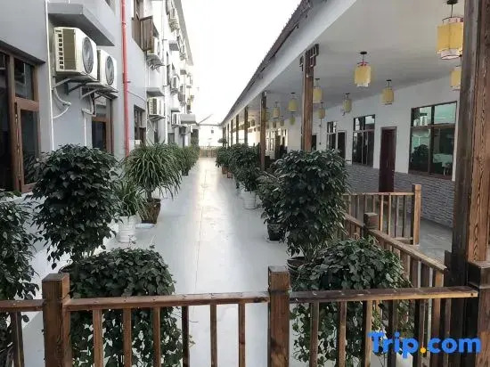 Yunzhou Hotel