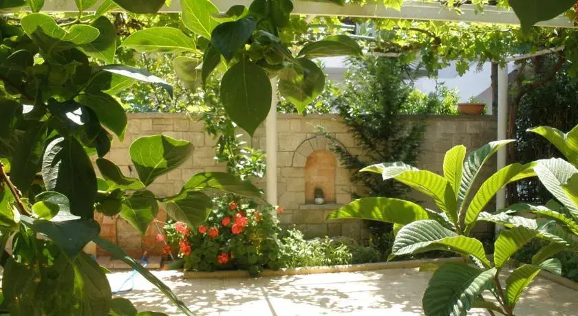 Phaethon Apartments & Studios