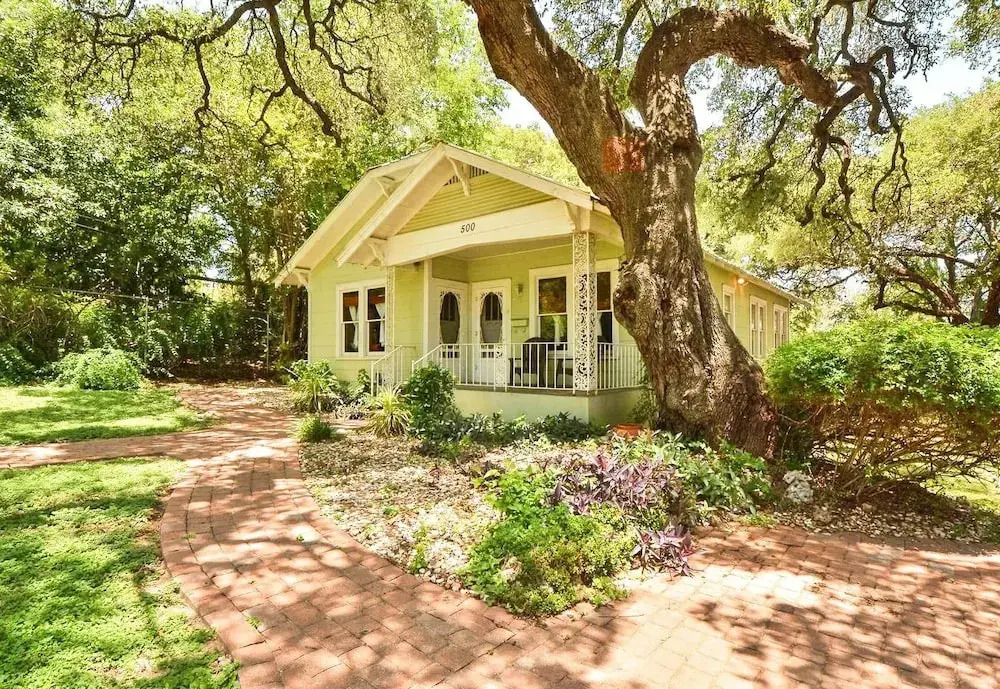 2BR Casa Travis Heights by RedAwning