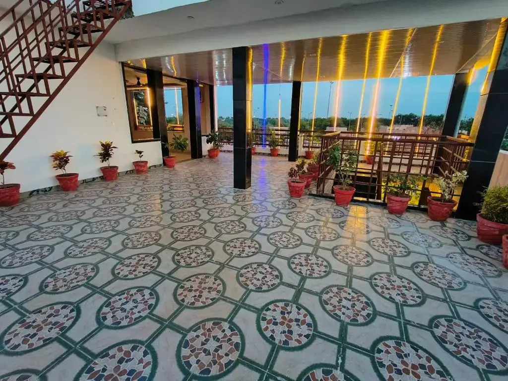 OYO 893 Hotel Seven