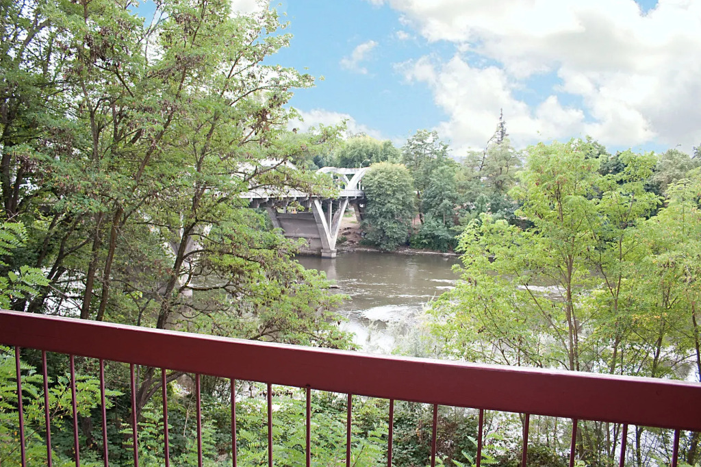 Riverside Inn