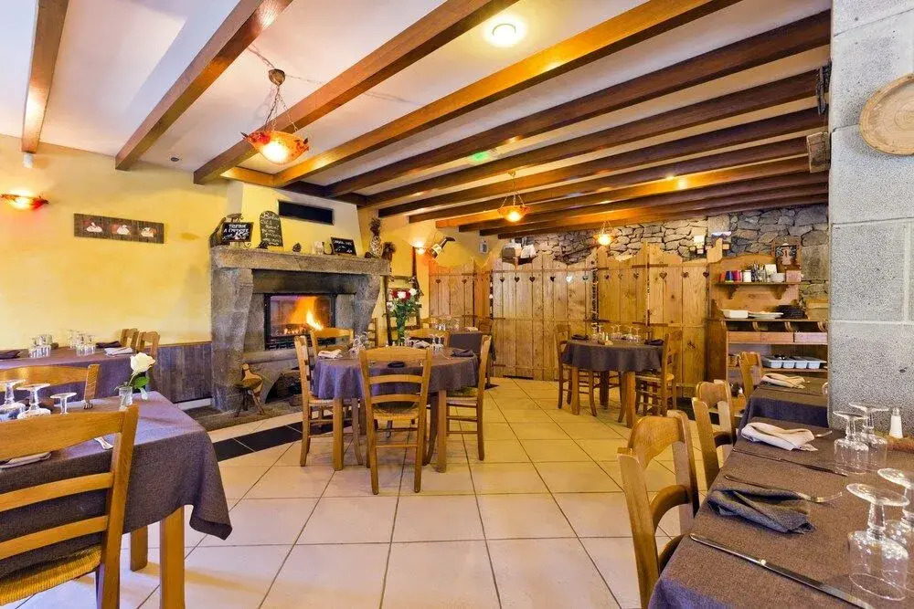 Logis Hôtel Restaurant Auberge du Bougnat