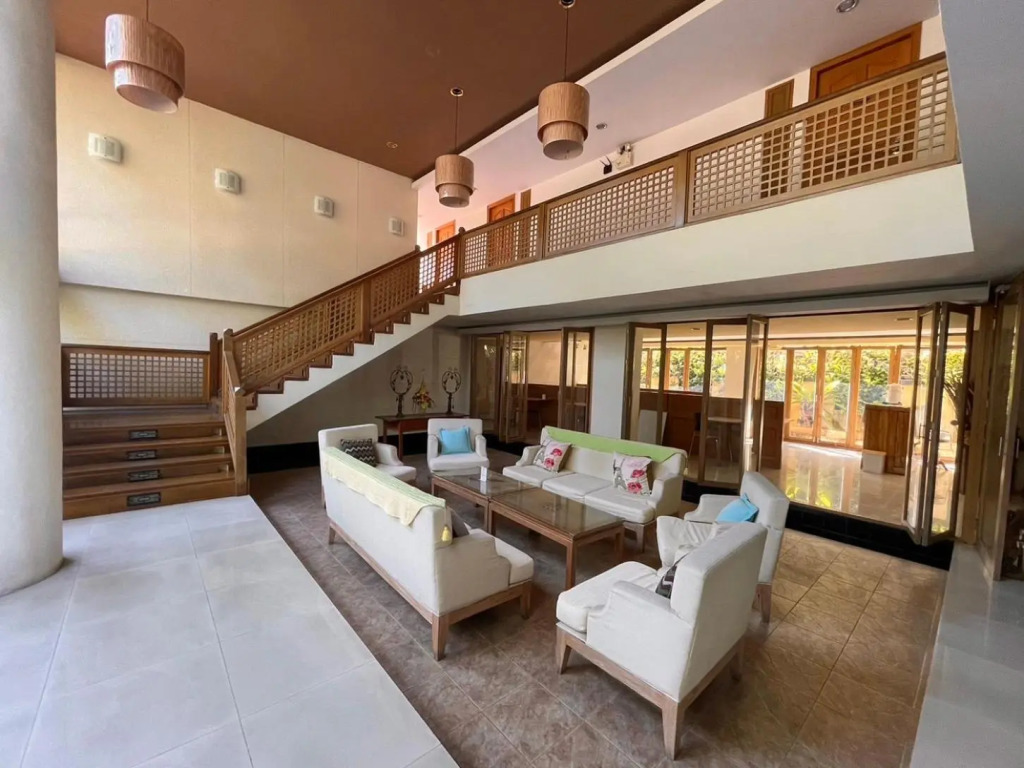 โรงแรมมูนแอนด์ซัน Moon and Sun Hotel