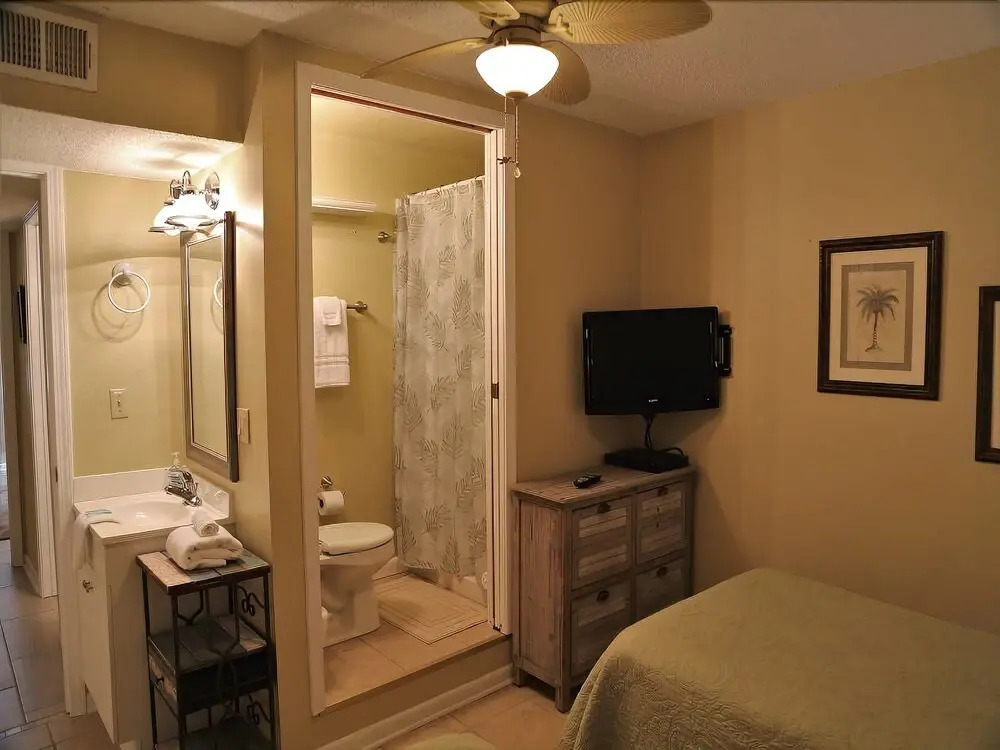 Harbor House B20 2 Bedrooms 2 Bathrooms Condo