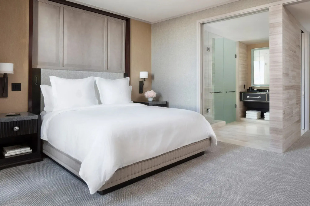 Four Seasons Hotel One Dalton Street, Boston